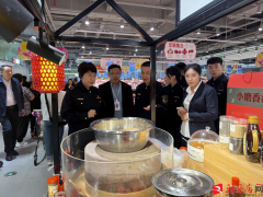 “没有点才艺都不敢当村干